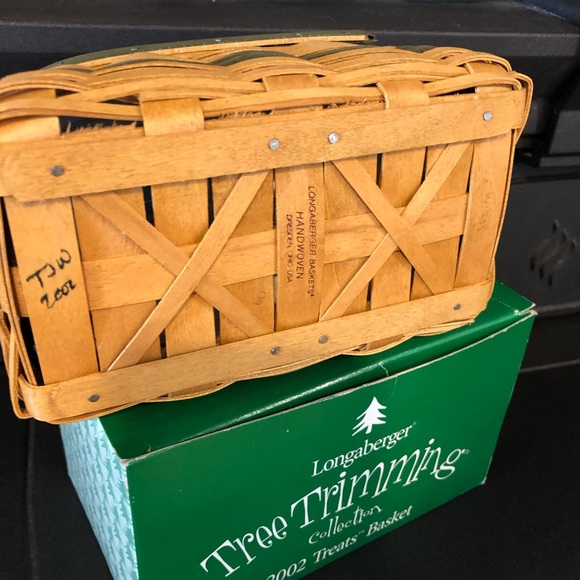 Longaberger 2002 Tree Trimming Basket - Picture 2 of 2